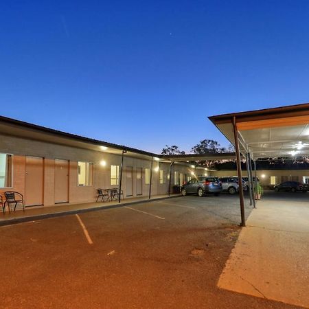 Motel 707 Emerald Exterior photo