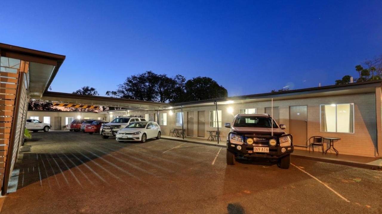 Motel 707 Emerald Exterior photo