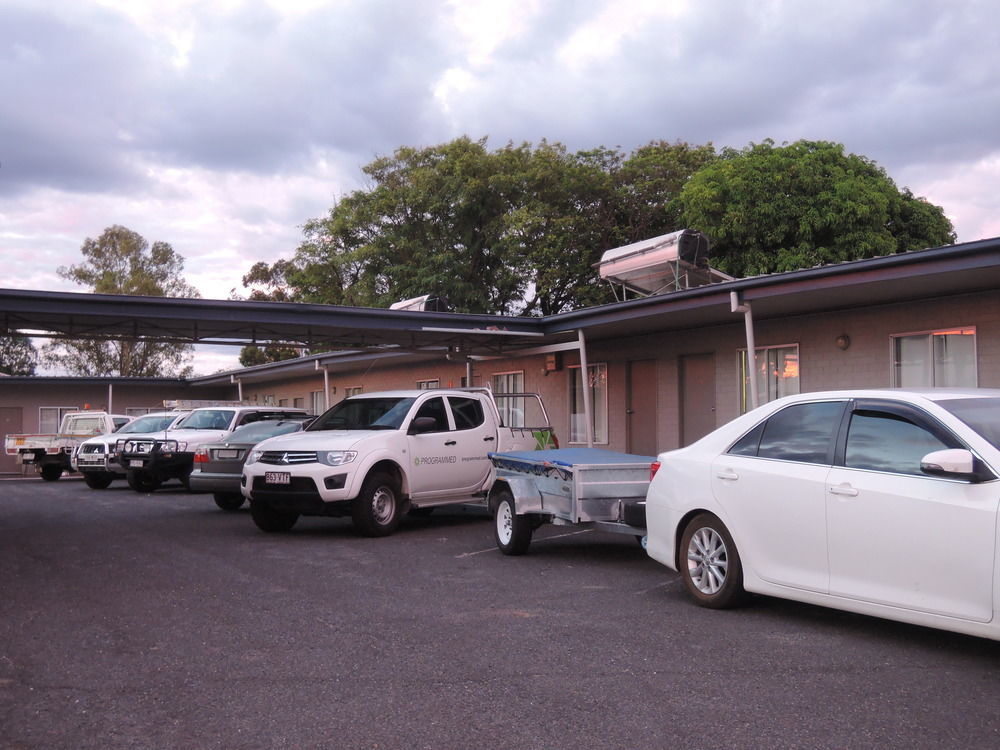 Motel 707 Emerald Exterior photo